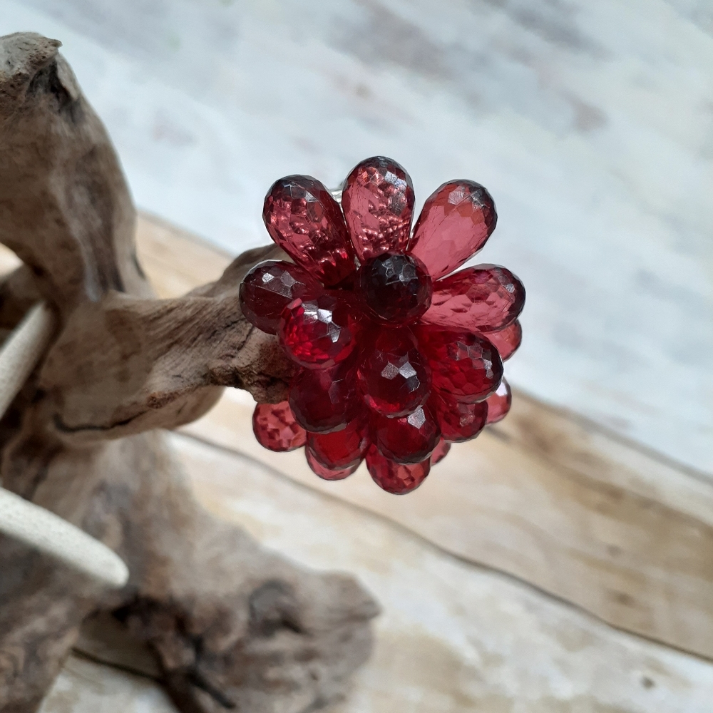 Ring Red/maroon multi bead cluster